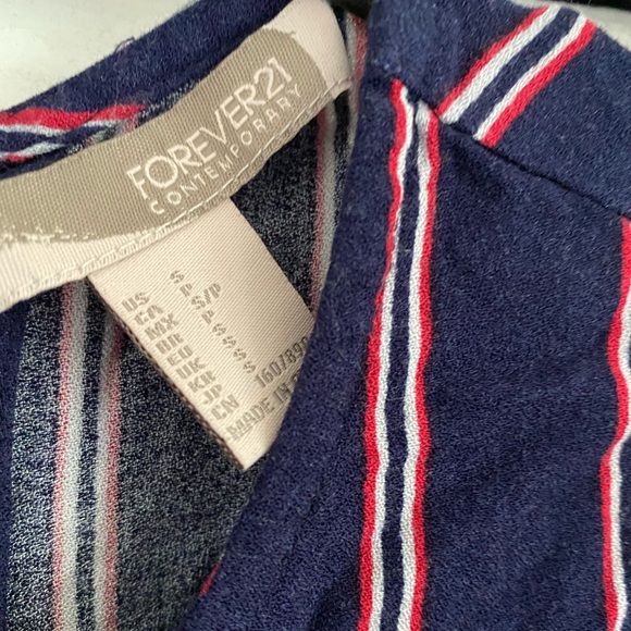 Button back crop tank - Picture 3 of 3